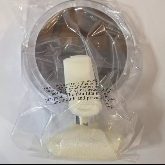 Dual Sided Magnifying Travel Mirror, Free Standing Makeup Vanity Defining Beauty - Picture 9 of 11